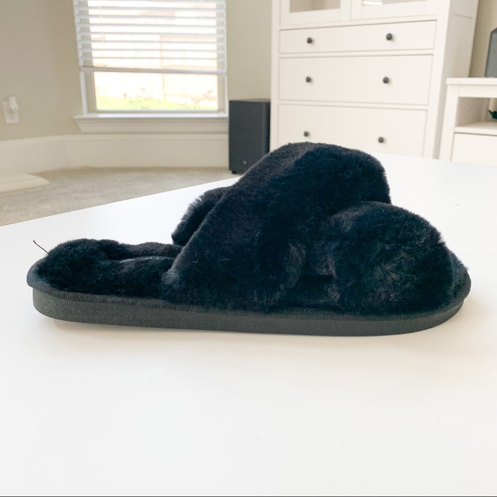 J. Mark Black Fluffy Slippers Mellow-04 - Picture 2 of 8